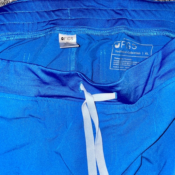 FIGS Royal Blue Scrub Set size XL - Picture 6 of 6